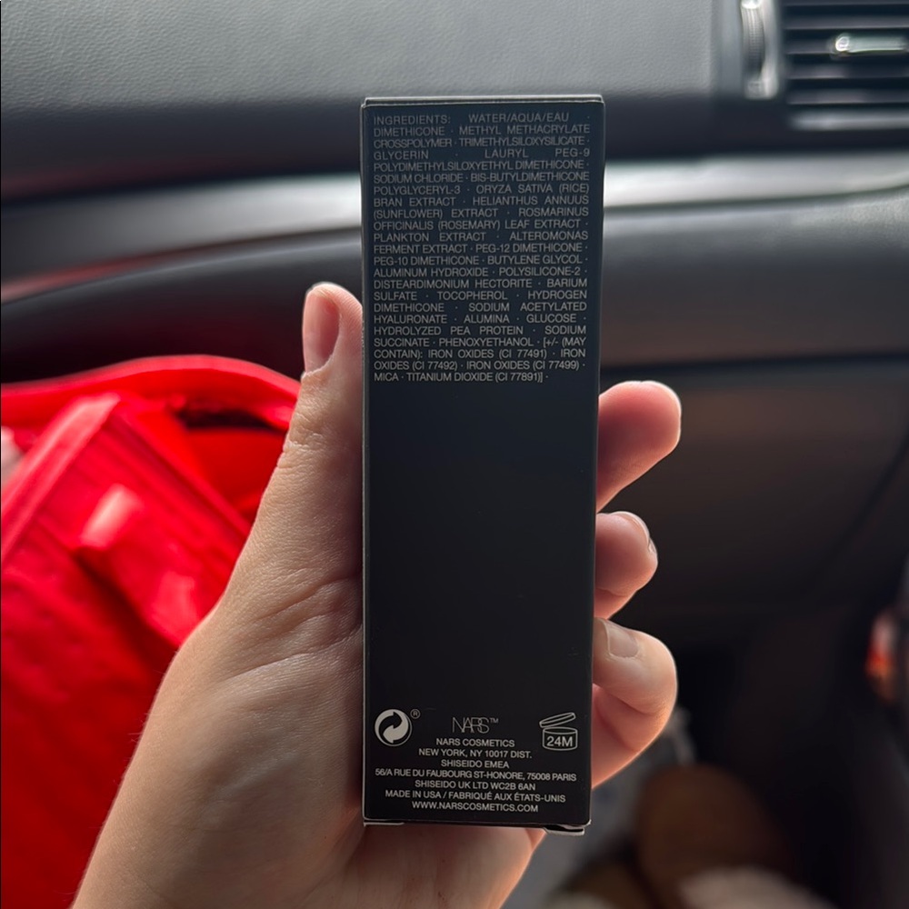 NARS Soft Matte Foundation - Picture 4 of 9